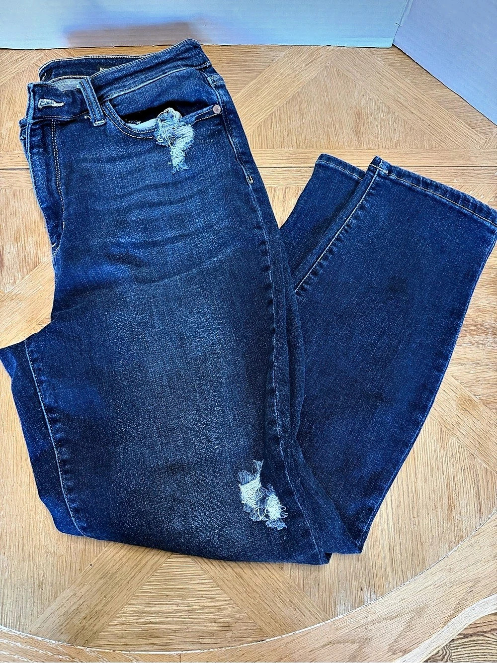 Judy Blue Boyfriend Fit Distressed Denim Jeans in Blue Size 15/32